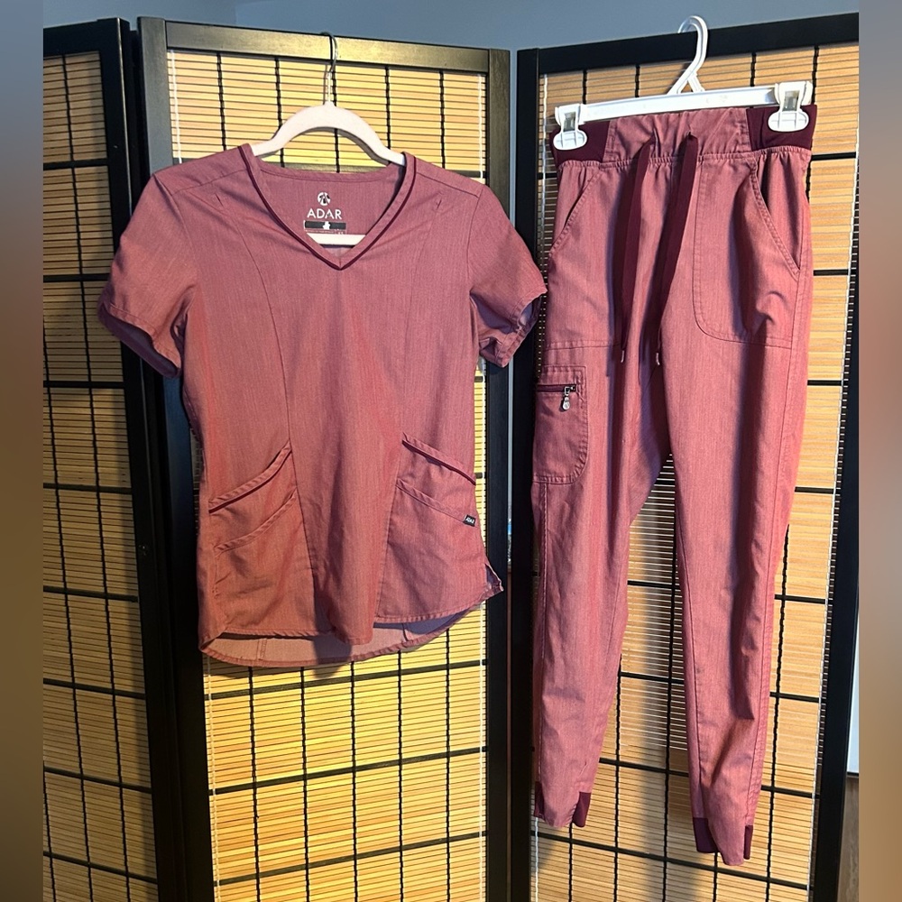 Adar Scrub Set